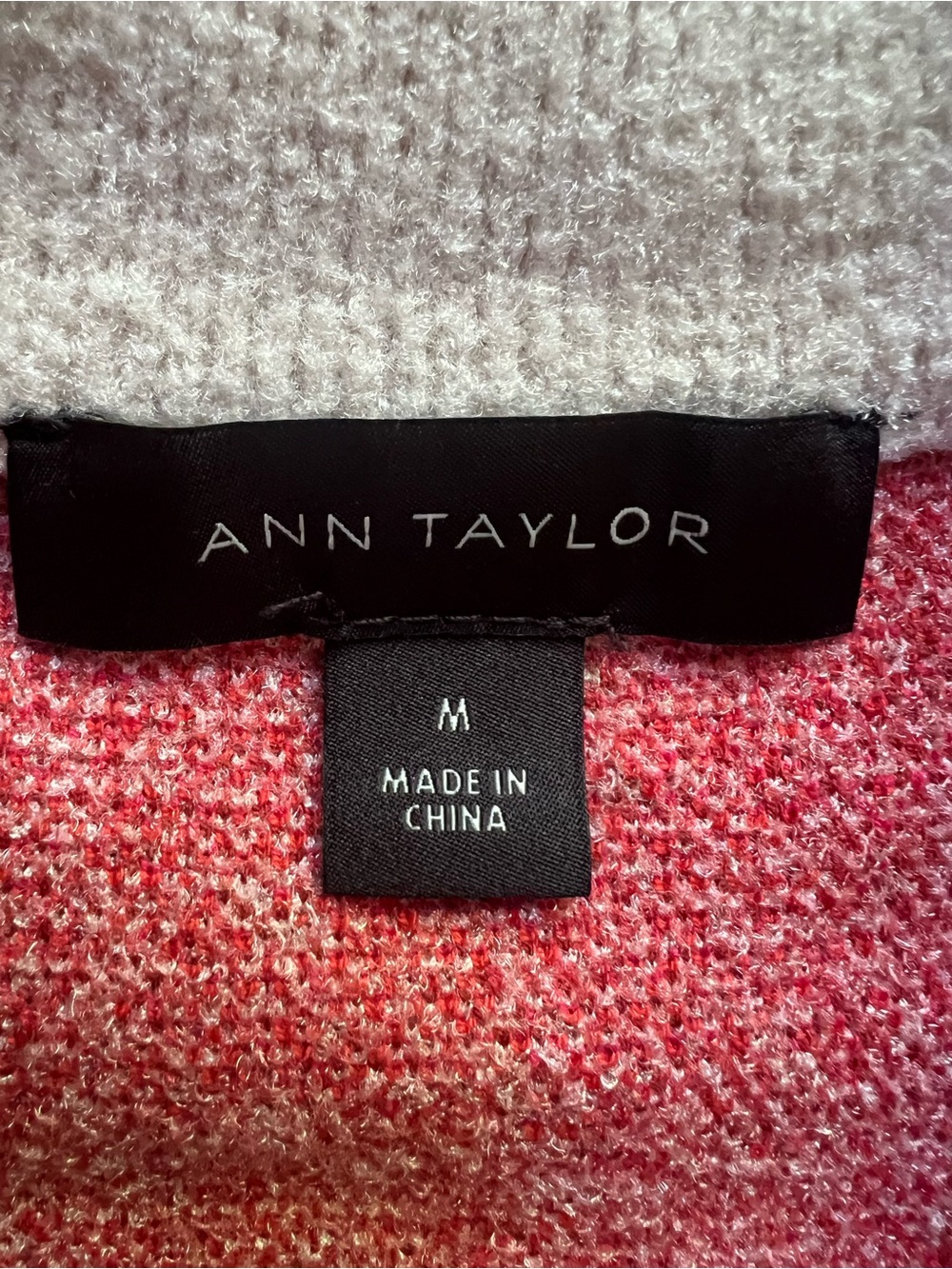 Ann Taylor Strawberry Print Short Sleeve Sweater M - Picture 8 of 9